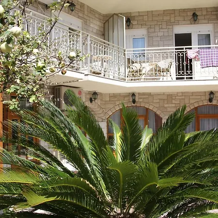 Hotel Makarska فندق ماكارسكا